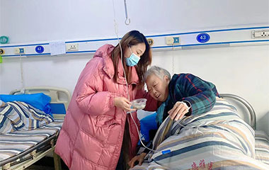 “长沙德雅医院优质服务年”之“元宵佳节送温情”
